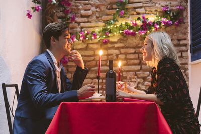 Leer elkaar beter kennen via een gezellige dinnerdate!